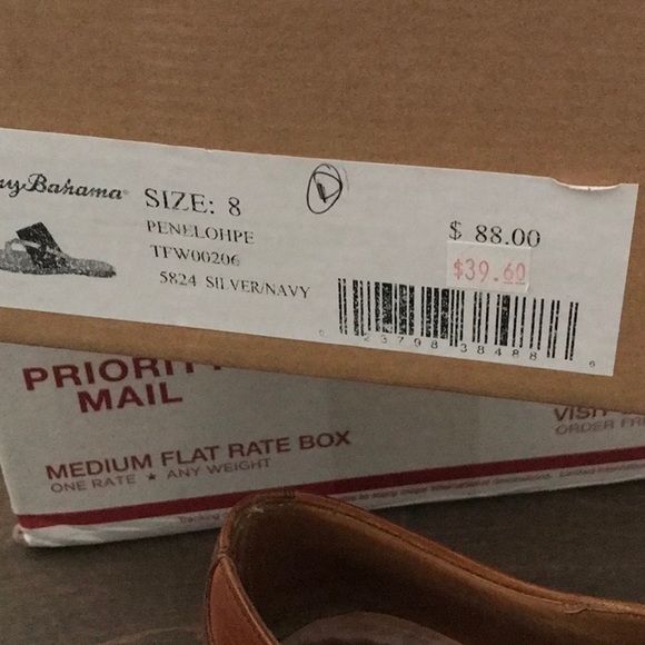 Tommy Bahama sandals - 8 - Picture 4 of 4